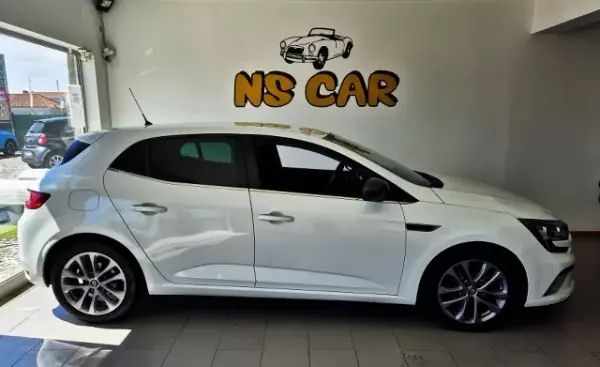 Renault Mégane 2016 - 12750 EUR, 170000 km - AUTO.MOTO.pt - 170000km - foto 3 de 10