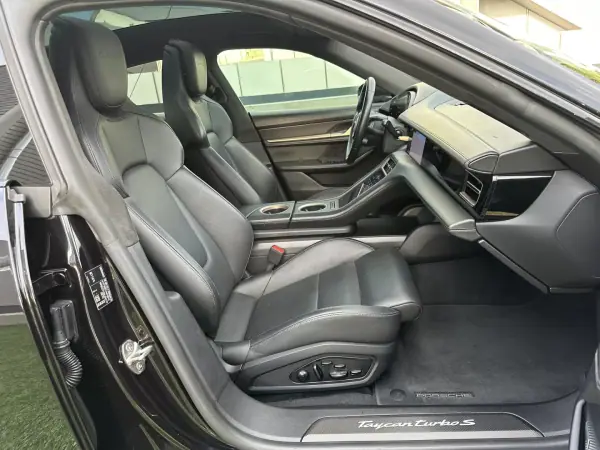 Porsche Taycan 2021 - 99900 EUR, 66000 km - AUTO.MOTO.pt - 66000km - foto 42 de 71