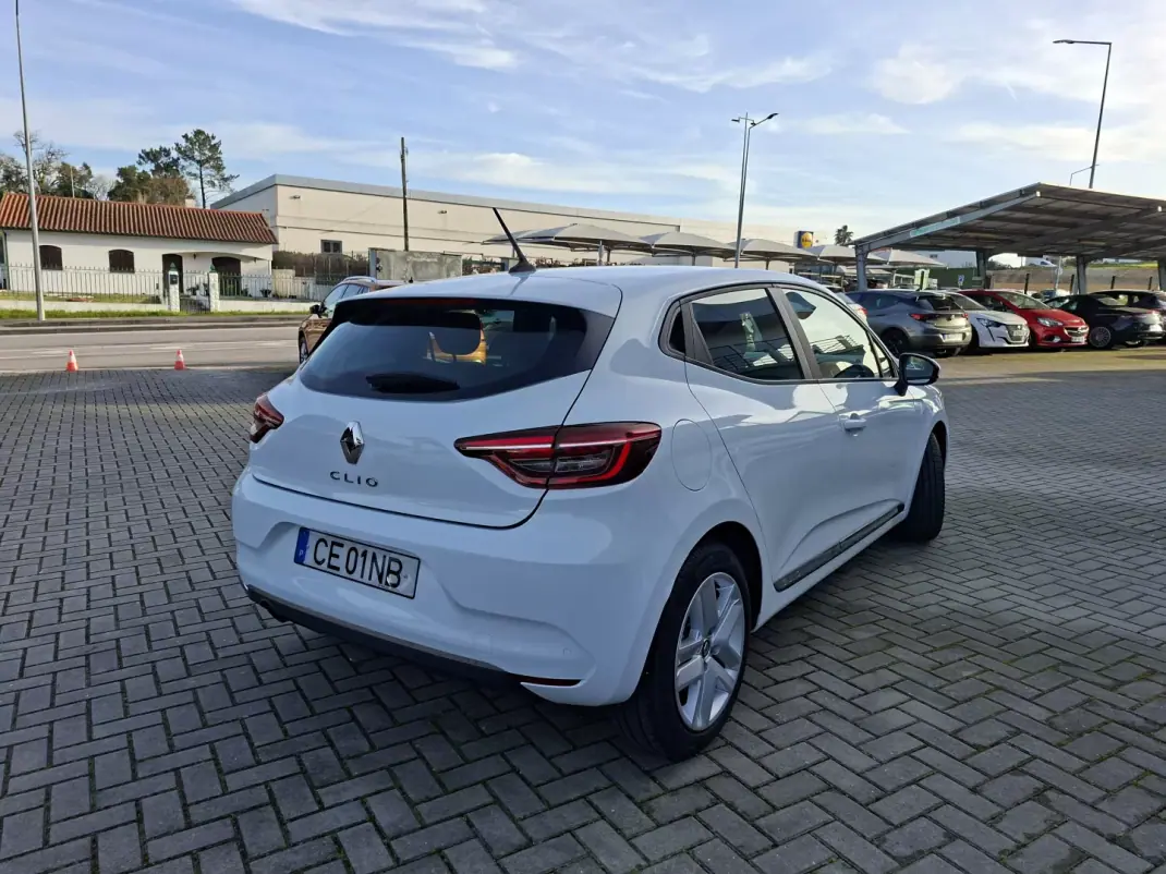 Renault Clio 2019 - 15000 EUR, 62800 km - AUTO.MOTO.pt - 62800km - foto 6 de 32