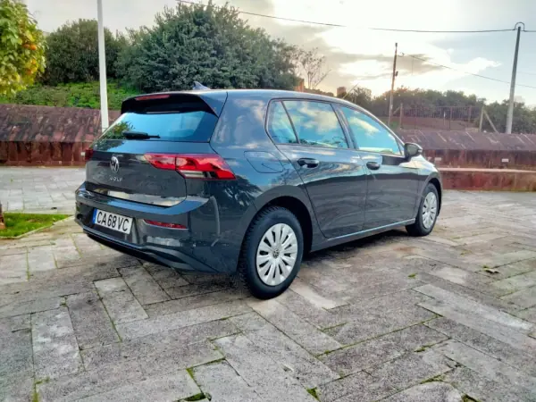 Volkswagen Golf 2021 - 19800 EUR, 44126 km - AUTO.MOTO.pt - 44126km - foto 6 de 13