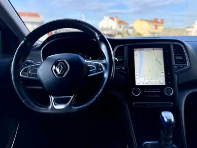Renault Mégane 2020 - 17950 EUR, 114000 km - AUTO.MOTO.pt - 114000km - foto 16 de 23