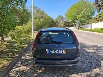 Ford Focus SW 2006 - 4000 EUR, 215000 km - AUTO.MOTO.pt - 215000km - foto 4 de 10