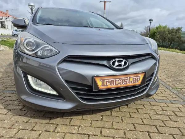 Hyundai i30 SW 2013 - 6890 EUR, 200850 km - AUTO.MOTO.pt - 200850km - foto 10 de 19