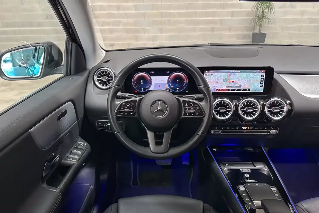 Mercedes-Benz GLA 250 2022 - 32450 EUR, 49303 km - AUTO.MOTO.pt - 49303km - foto 46 de 55