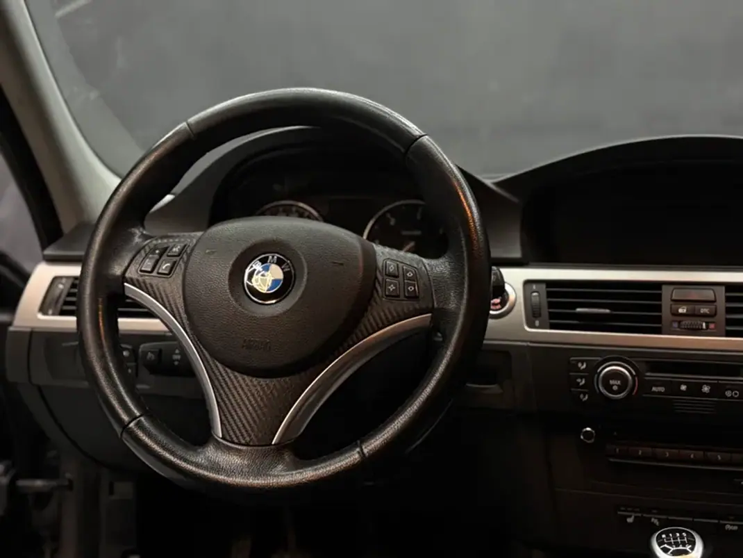 BMW 320 2008 - 12900 EUR, 270000 km - AUTO.MOTO.pt - 270000km - foto 10 de 13