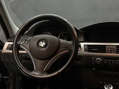 BMW 320 2008 - 12900 EUR, 270000 km - AUTO.MOTO.pt - 270000km - foto 10 de 13