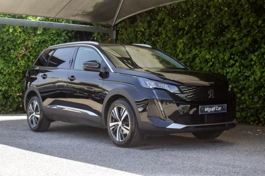Peugeot 5008 2021 - 27900 EUR, 84300 km - AUTO.MOTO.pt - 84300km - foto 1 de 24