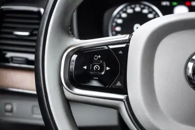 Volvo XC 90 2016 - 24990 EUR, 206775 km - AUTO.MOTO.pt - 206775km - foto 14 de 50