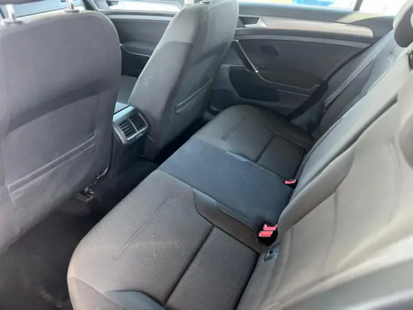 Volkswagen Golf 2015 - 8500 EUR, 318550 km - AUTO.MOTO.pt - 318550km - foto 12 de 12