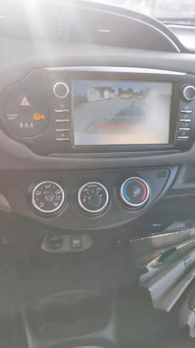 Toyota Yaris 2020 - 12579 EUR, 190178 km - AUTO.MOTO.pt - 190178km - foto 7 de 15