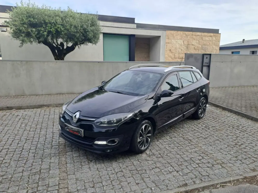 Renault Mégane 2015 - 7990 EUR, 209000 km - AUTO.MOTO.pt - 209000km - foto 1 de 14