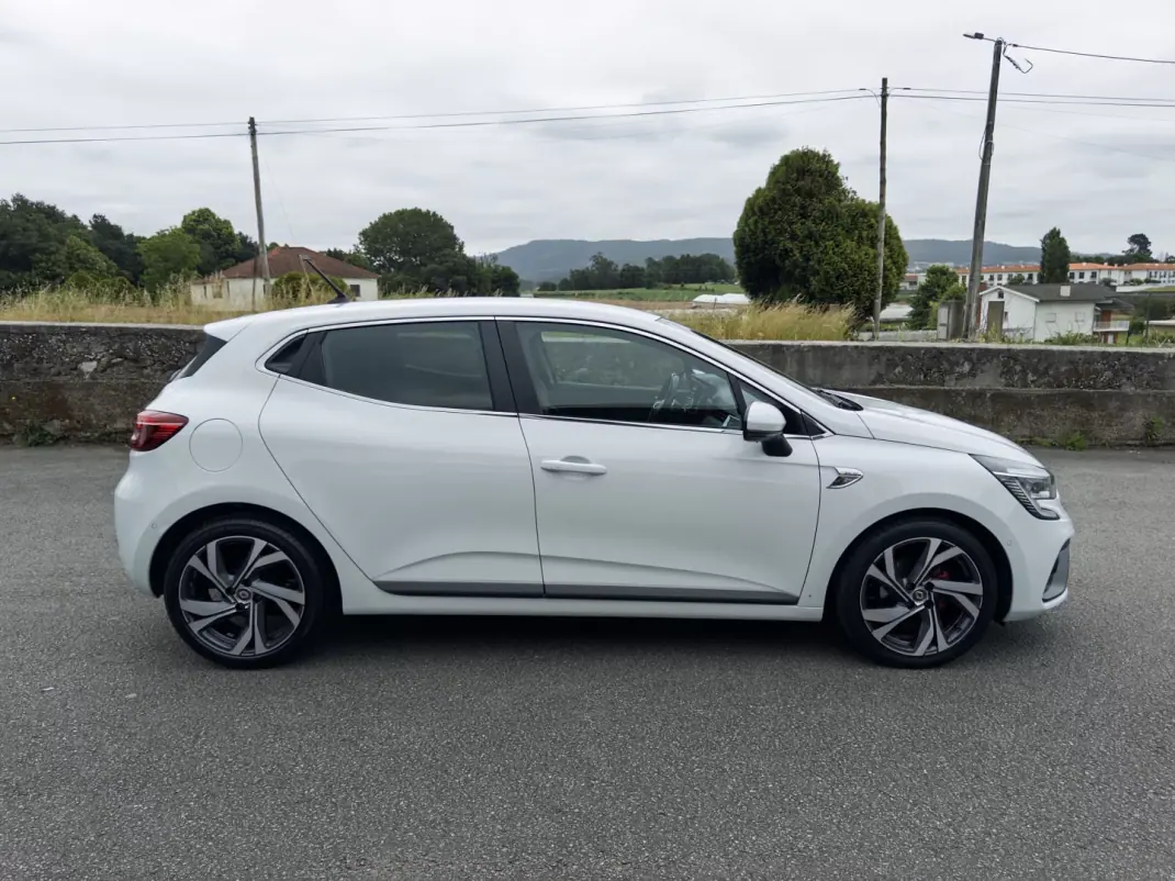 Renault Clio 2020 - 14990 EUR, 113000 km - AUTO.MOTO.pt - 113000km - foto 7 de 38