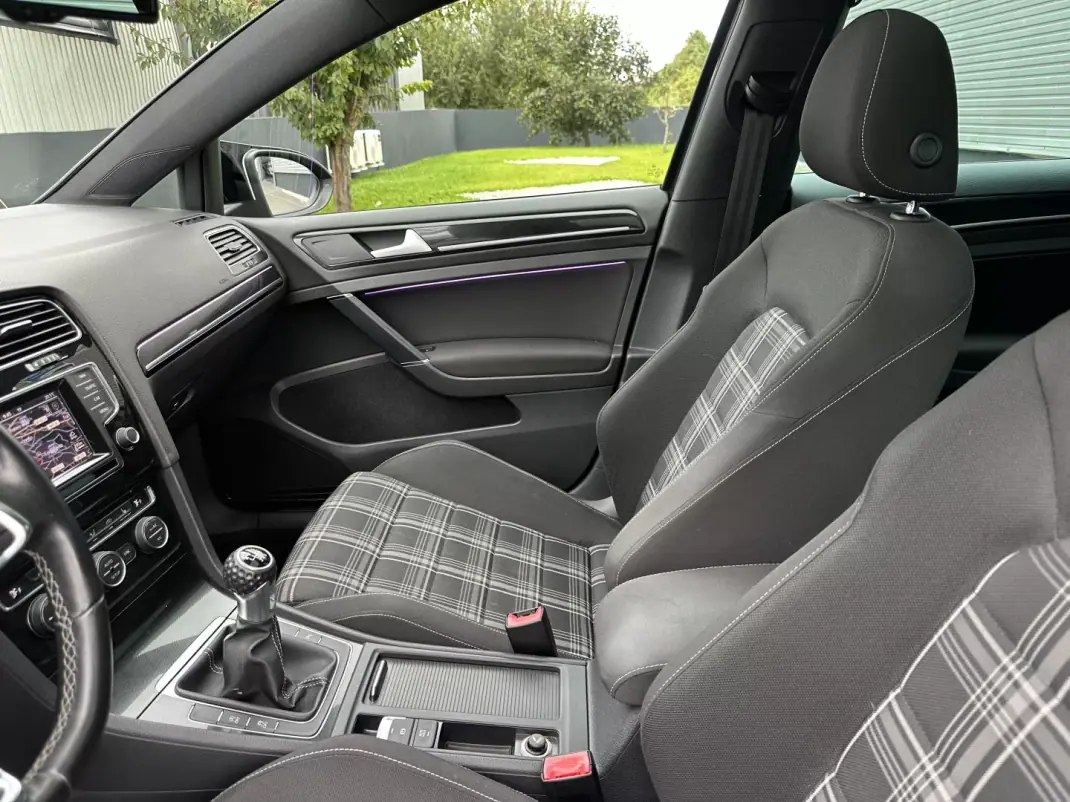 Volkswagen Golf 2014 - 15000 EUR, 240000 km - 240000km - foto 47 de 83
