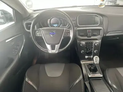 Volvo V40 Cross Country 2013 - 8750 EUR, 292850 km - 292850km - foto 24 de 34