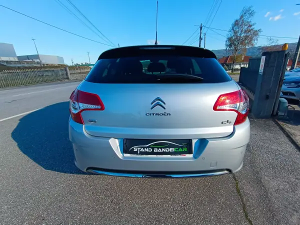 Citroën C4 2015 - 10500 EUR, 53000 km - AUTO.MOTO.pt - 53000km - foto 10 de 37