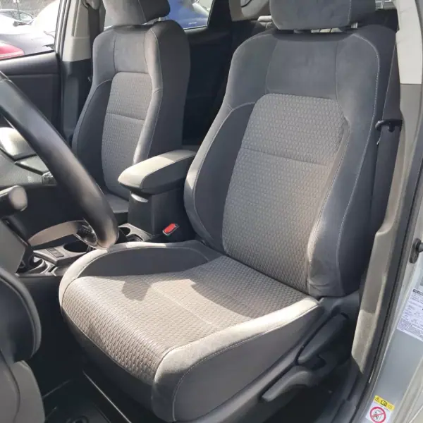 Toyota Auris 2018 - 14990 EUR, 120000 km - AUTO.MOTO.pt - 120000km - foto 13 de 13