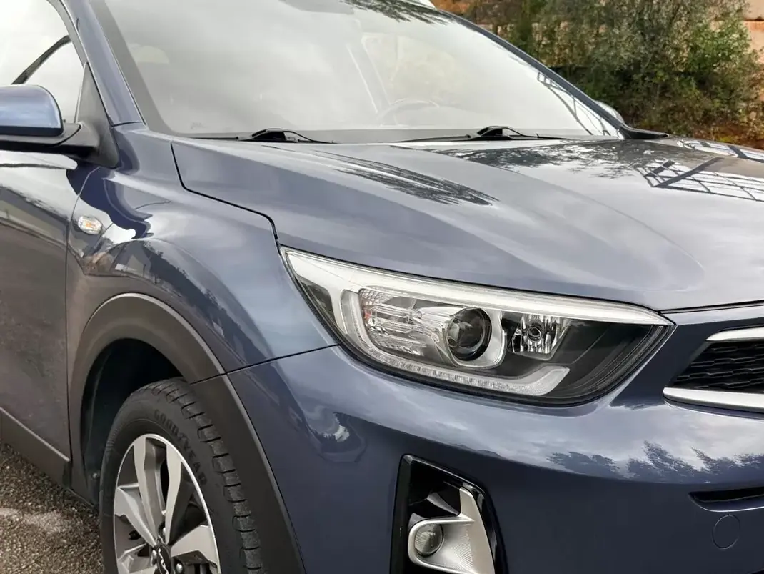 Kia Stonic 2021 - 11900 EUR, 126100 km - AUTO.MOTO.pt - 126100km - foto 8 de 28