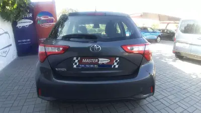 Toyota Yaris 2020 - 12990 EUR, 108986 km - AUTO.MOTO.pt - 108986km - foto 3 de 26