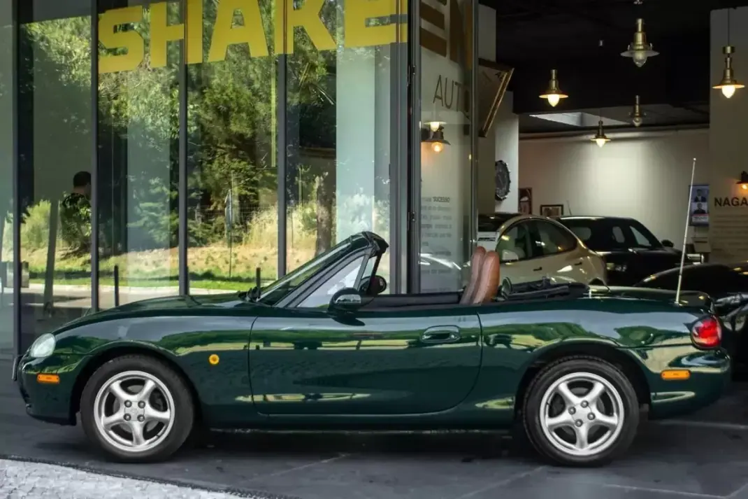 Mazda MX-5 2002 - 11750 EUR, 222949 km - AUTO.MOTO.pt - 222949km - foto 2 de 28