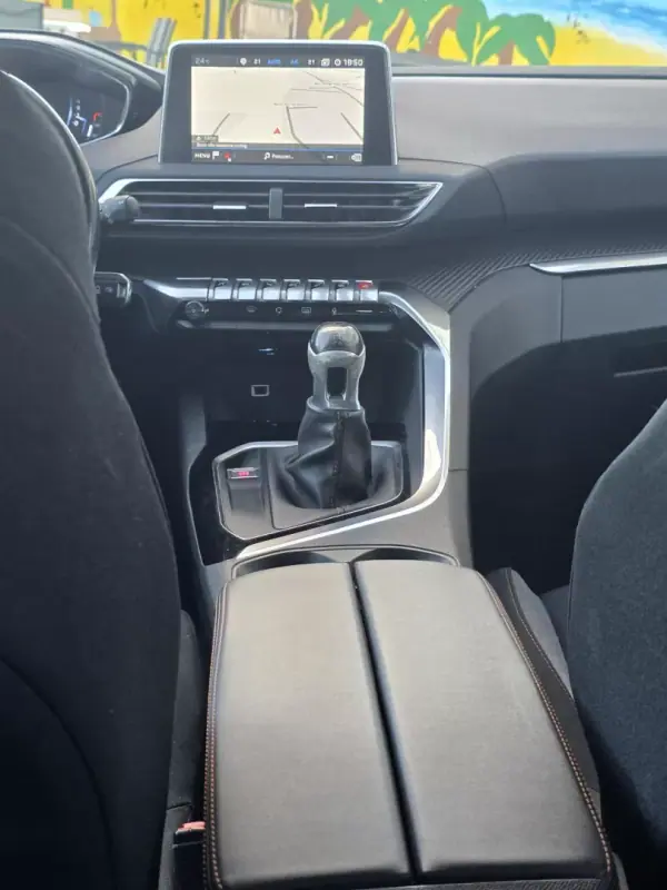 Peugeot 3008 2019 - 13900 EUR, 198000 km - AUTO.MOTO.pt - 198000km - foto 46 de 58