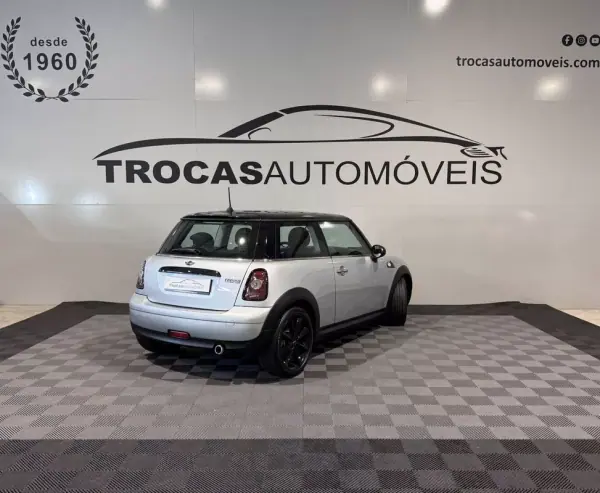 MINI 3 Portas 2010 - 8900 EUR, 211000 km - AUTO.MOTO.pt - 211000km - foto 30 de 33