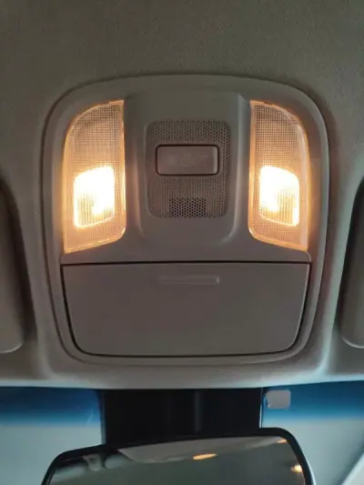 Kia Niro 2019 - 17250 EUR, 51300 km - AUTO.MOTO.pt - 51300km - foto 32 de 34