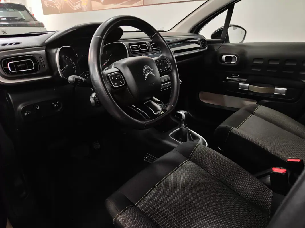 Citroën C3 2017 - 10990 EUR, 99000 km - AUTO.MOTO.pt - 99000km - foto 27 de 58