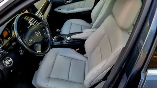Mercedes-Benz E 220 2010 - 17450 EUR, 226000 km - AUTO.MOTO.pt - 226000km - foto 8 de 24