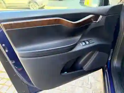 Tesla Model X 2018 - 36300 EUR, 176000 km - 176000km - foto 14 de 15