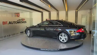 Mercedes-Benz CLS 320 2008 - 12900 EUR, 314479 km - AUTO.MOTO.pt - 314479km - foto 17 de 60