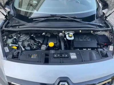 Renault Grand Scénic 2015 - 9900 EUR, 291000 km - AUTO.MOTO.pt - 291000km - foto 7 de 14