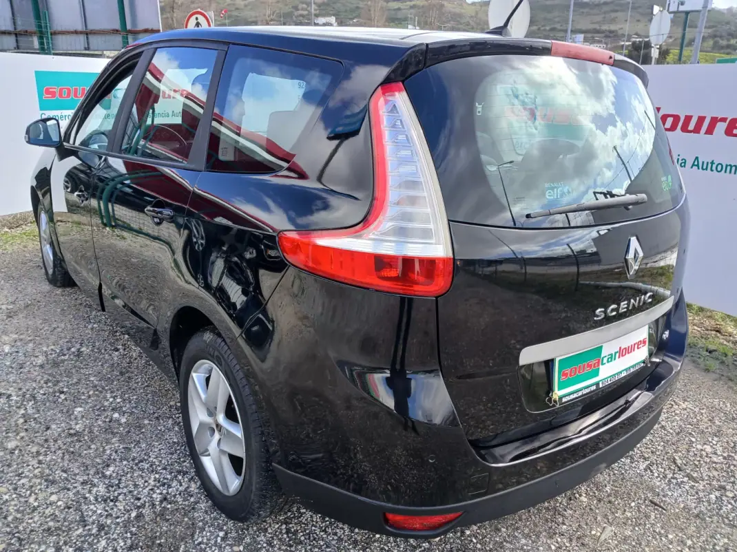 Renault Grand Scénic 2013 - 7600 EUR, 174425 km - AUTO.MOTO.pt - 174425km - foto 9 de 25