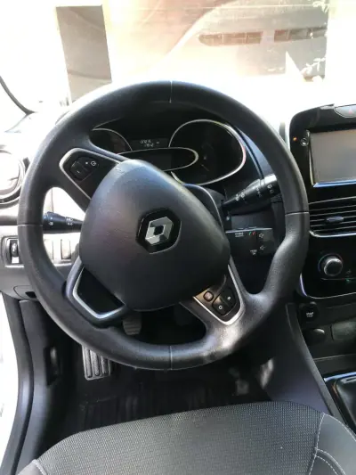 Renault Clio 2017 - 8900 EUR, 137000 km - 137000km - foto 12 de 27