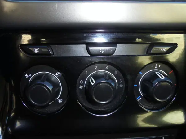 Citroën C3 2014 - 6750 EUR, 105000 km - AUTO.MOTO.pt - 105000km - foto 25 de 31
