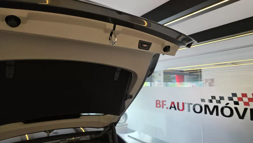 BMW 418 Gran Coupé 2018 - 20900 EUR, 157385 km - AUTO.MOTO.pt - 157385km - foto 23 de 53