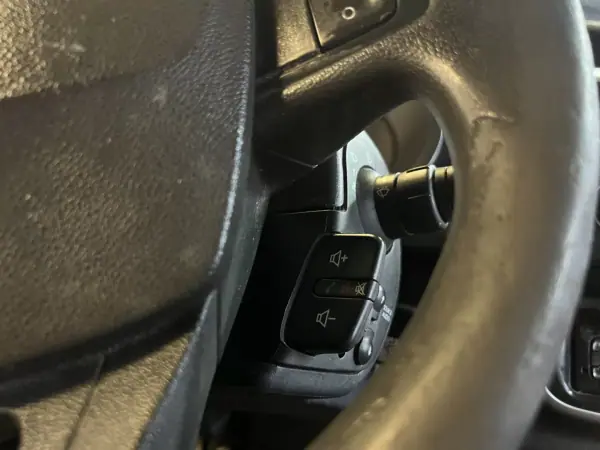 Renault 2018 - 6490 EUR, 385000 km - AUTO.MOTO.pt - 385000km - foto 24 de 33