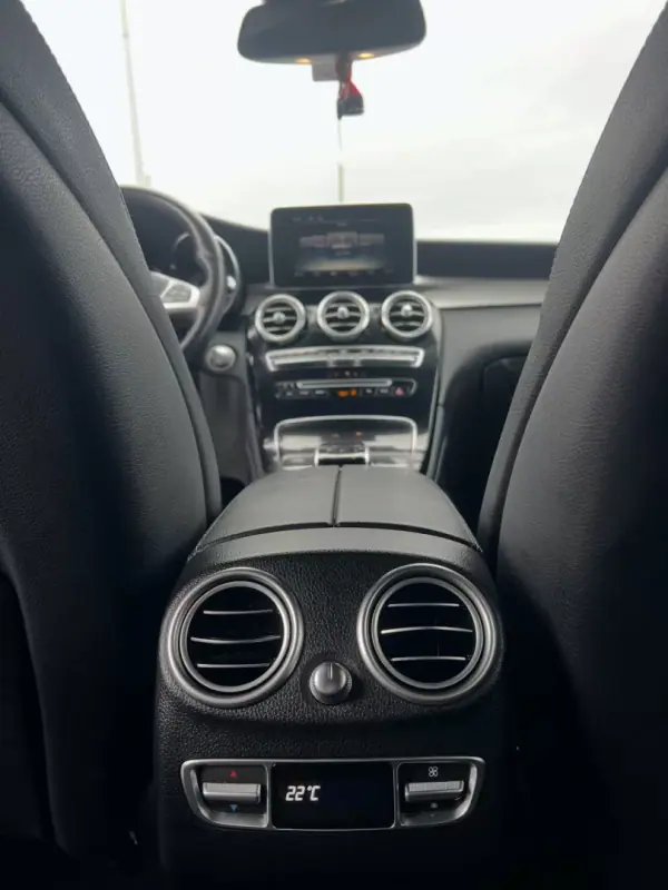 Mercedes-Benz GLC 250 2018 - 47000 EUR, 53761 km - AUTO.MOTO.pt - 53761km - foto 6 de 13