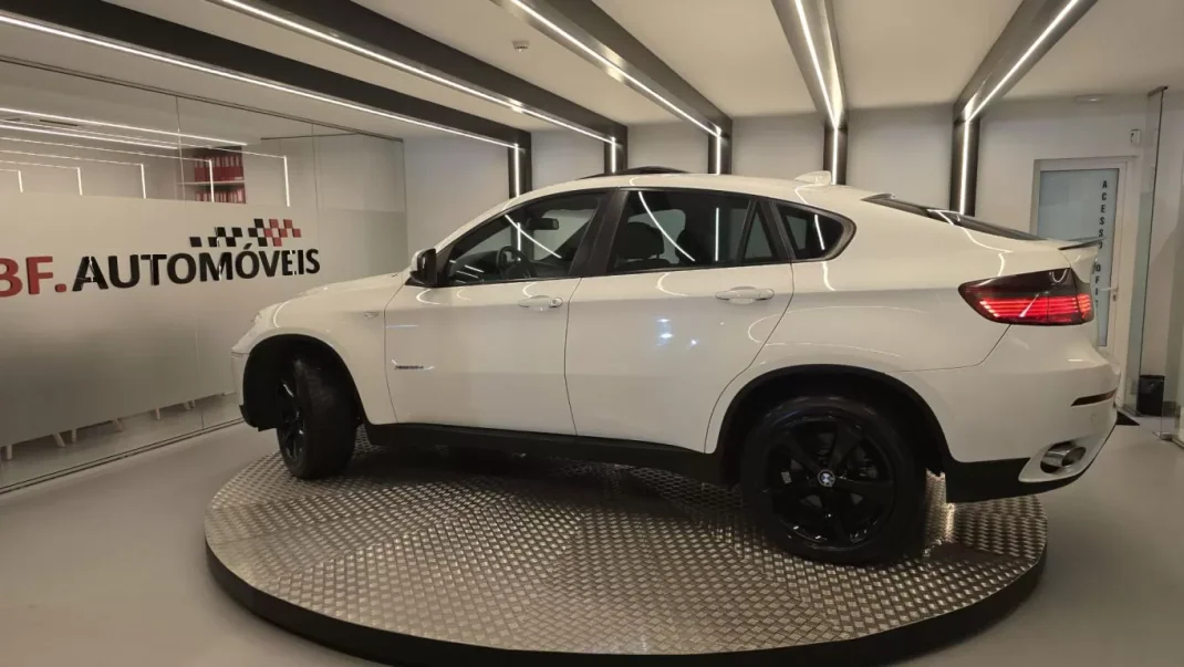 BMW X6 2008 - 25900 EUR, 157944 km - AUTO.MOTO.pt - 157944km - foto 13 de 54