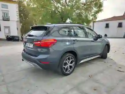 BMW X1 2017 - 14000 EUR, 220000 km - 220000km - foto 4 de 11