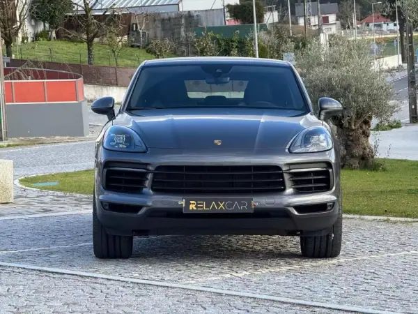 Porsche Cayenne Coupé 2021 - 64999 EUR, 119000 km - AUTO.MOTO.pt - 119000km - foto 2 de 37