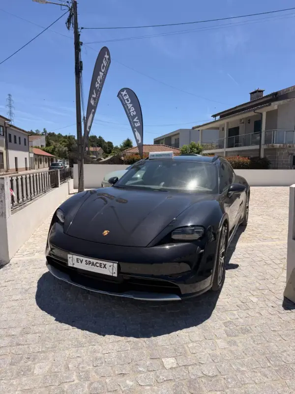 Porsche Taycan Cross Turismo 2022 - 70900 EUR, 58000 km - AUTO.MOTO.pt - 58000km - foto 3 de 5