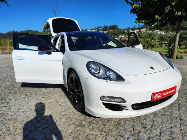 Porsche Panamera 2012 - 32250 EUR, 206000 km - AUTO.MOTO.pt - 206000km - foto 19 de 40