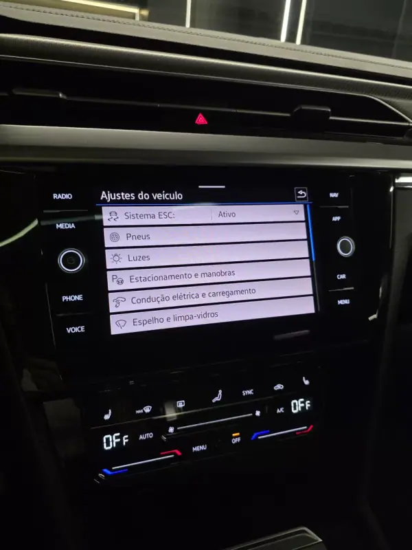 Volkswagen Arteon Shooting Brake 2021 - 27750 EUR, 98000 km - AUTO.MOTO.pt - 98000km - foto 19 de 22