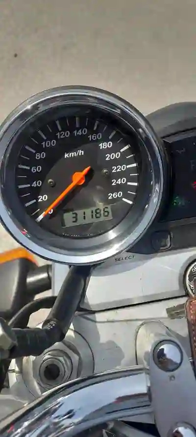 Suzuki VX 2004 - 6900 EUR, 31200 km - AUTO.MOTO.pt - 31200km - foto 6 de 11