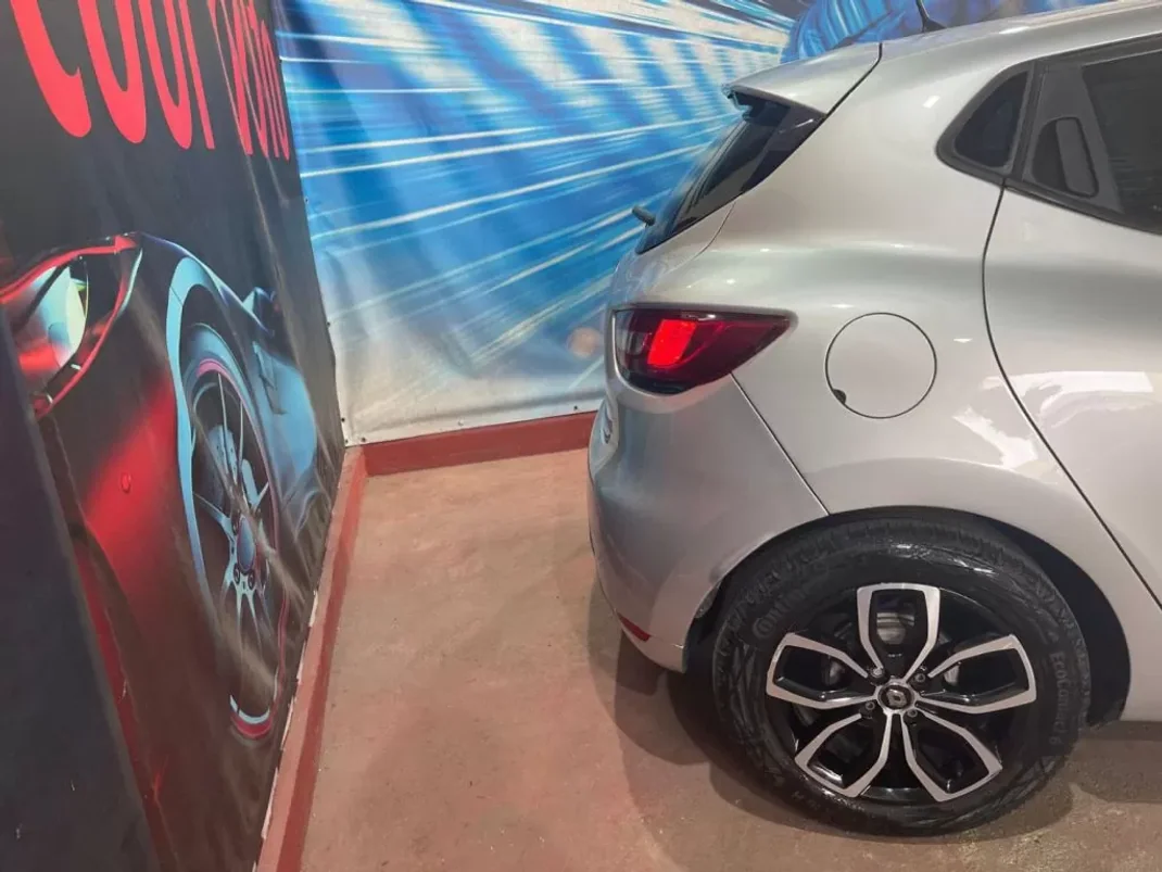 Renault Clio 2019 - 11750 EUR, 106000 km - AUTO.MOTO.pt - 106000km - foto 21 de 45