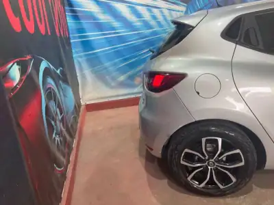 Renault Clio 2019 - 11750 EUR, 106000 km - AUTO.MOTO.pt - 106000km - foto 21 de 45