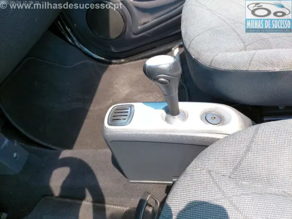 Smart ForTwo Coupé 2013 - 6850 EUR, 151000 km - AUTO.MOTO.pt - 151000km - foto 13 de 20