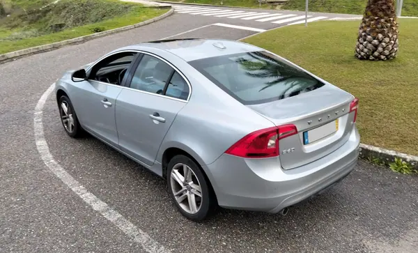 Volvo S60 2014 - 13950 EUR, 222328 km - AUTO.MOTO.pt - 222328km - foto 6 de 16