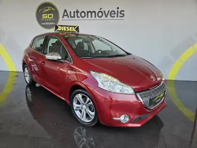 Peugeot 208 2014 - 6950 EUR, 167000 km - 167000km - foto 2 de 8