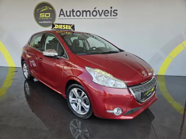 Peugeot 208 2014 - 6950 EUR, 167000 km - 167000km - foto 2 de 8